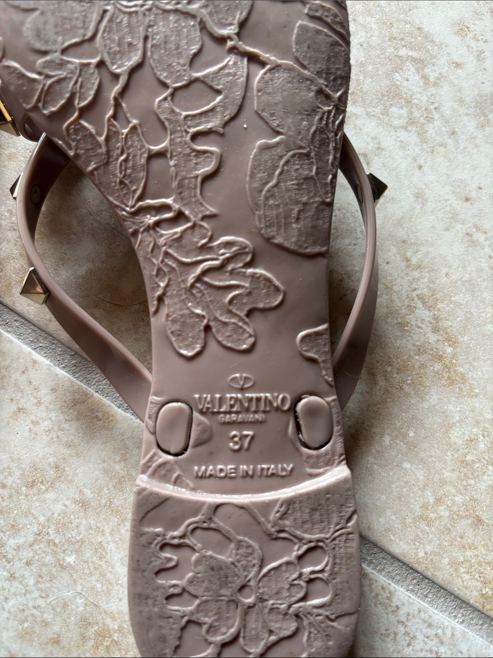 Valentino Garavani Taupe Jelly Rockstud Thong Sandals - Picture 7 of 7